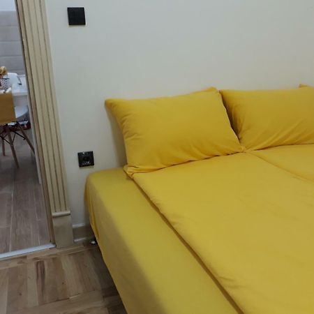 בלגרד Sweet Yellow Apartment מראה חיצוני תמונה